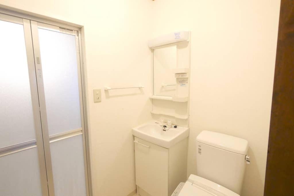 マスク配布ありa5 新宿10分 10人宿泊可能 出張在宅勤務に最適!!宿泊型テレワークスペース!!Wifi完備 回線安定してます!!長期宿泊受付中 Токио Екстериор снимка